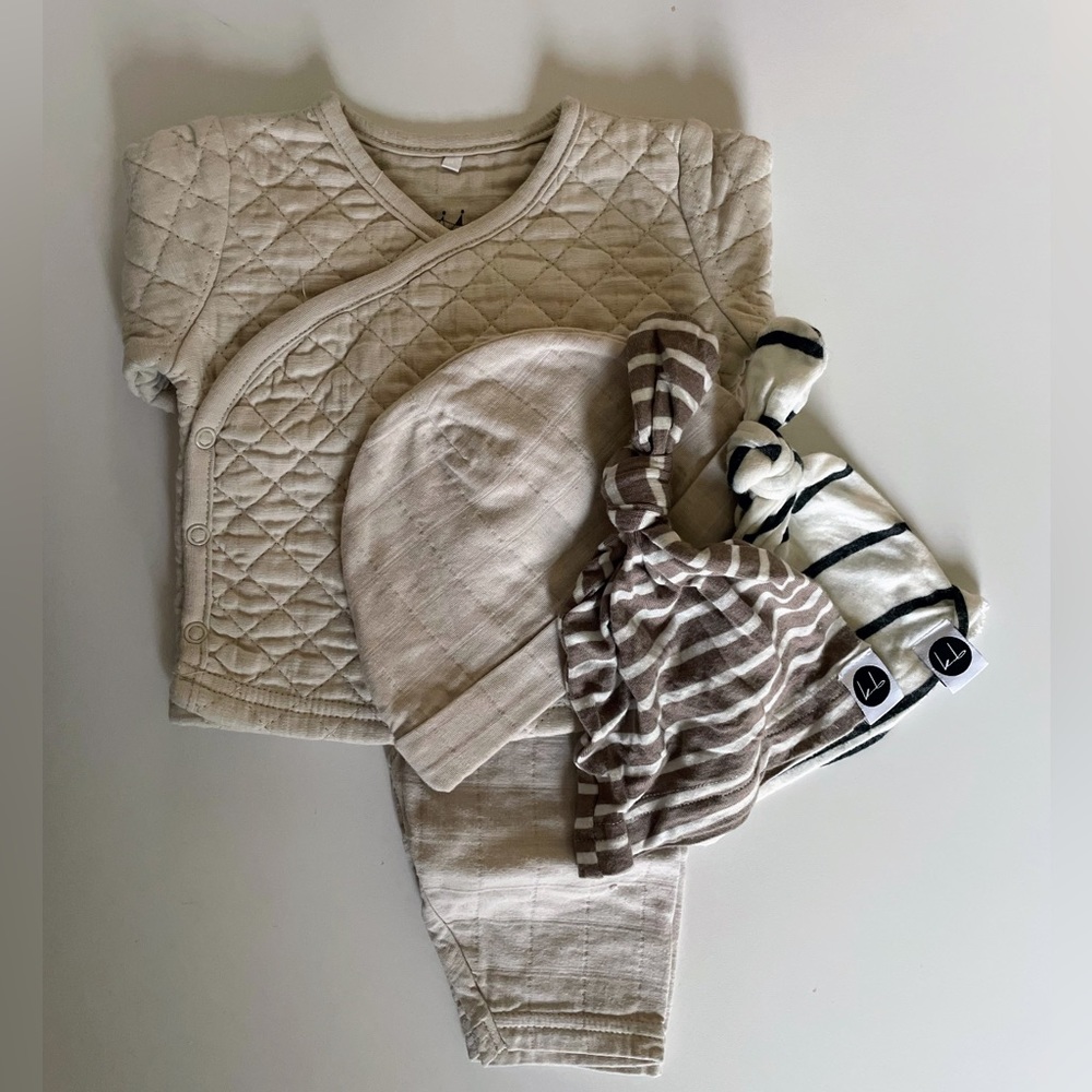 NB UNISEX BUNDLE  quilted set, hats (Aden + Anais, bb Baby)